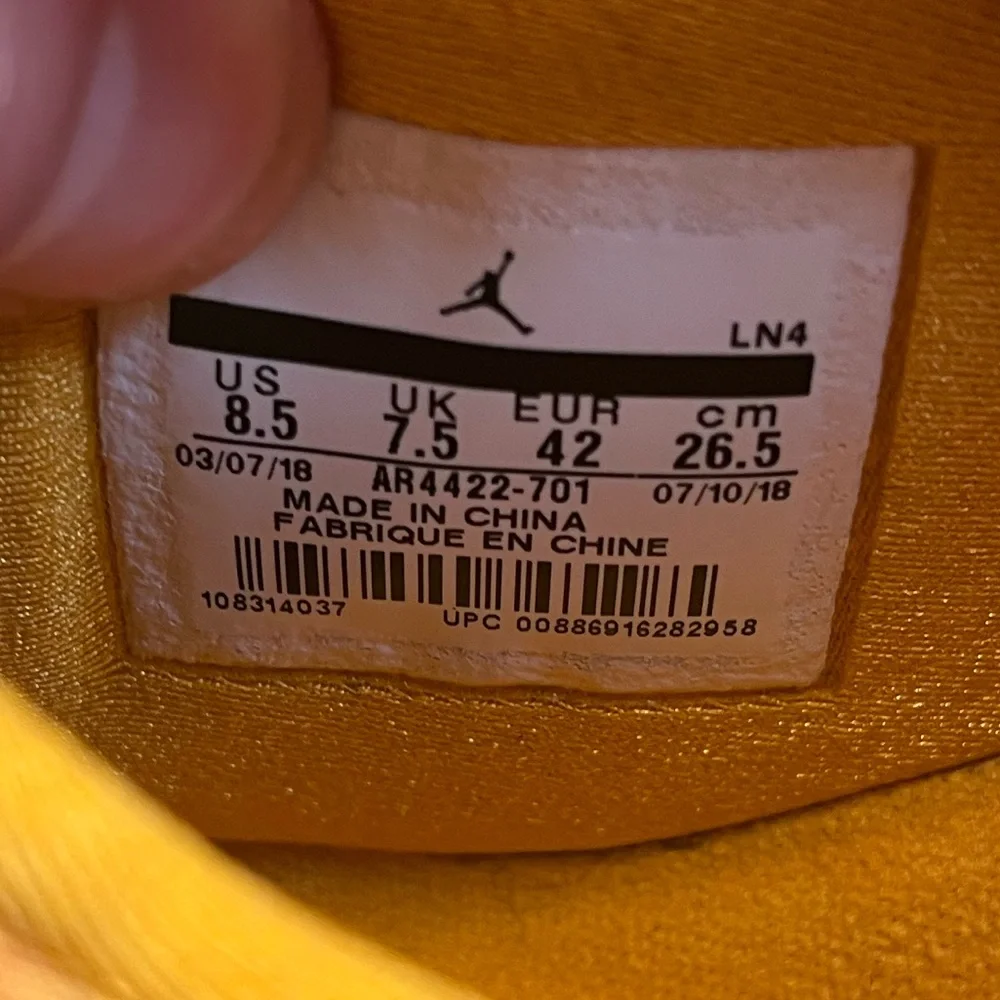 Jordan 7‎ Low NRG ‘Taxi’
